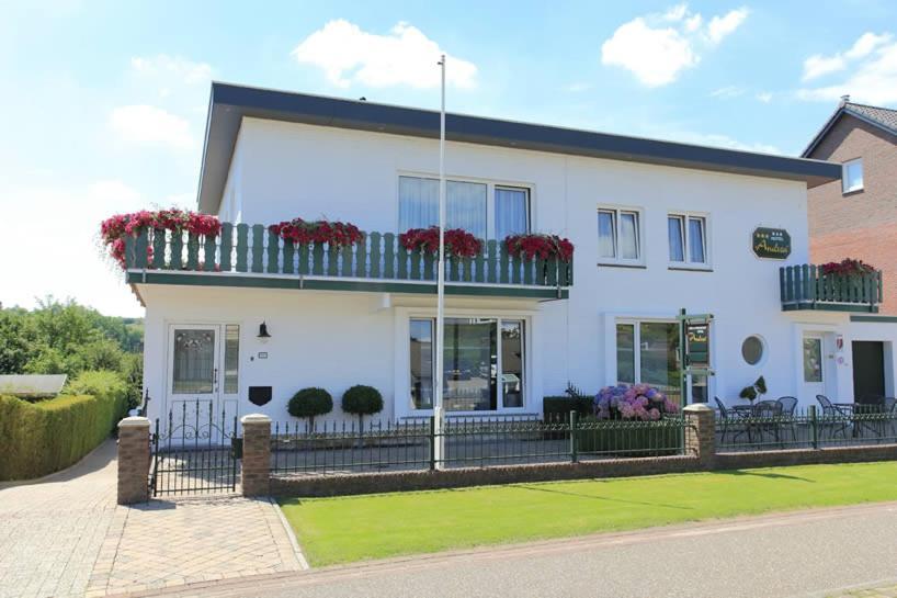 Panorama Sousberg B&B Schin op Geul Exterior foto